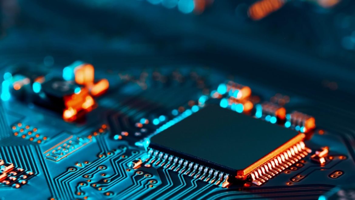 Tech Takes the Spotlight Again—Are You Watching These Stocks?